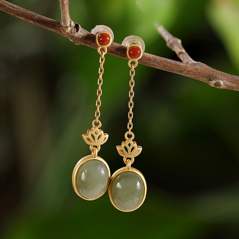 Romantic Silver Earring for Special Moments