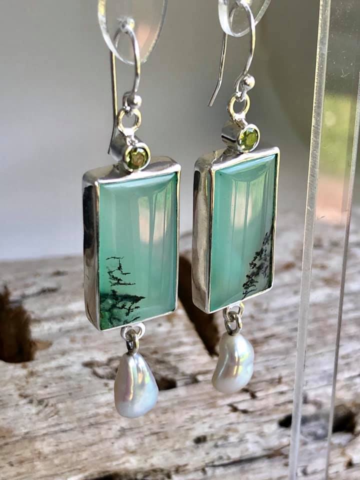 Romantic Pearl Earring for Special Moments