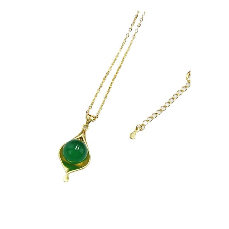Romantic Gold Necklace for Special Moments