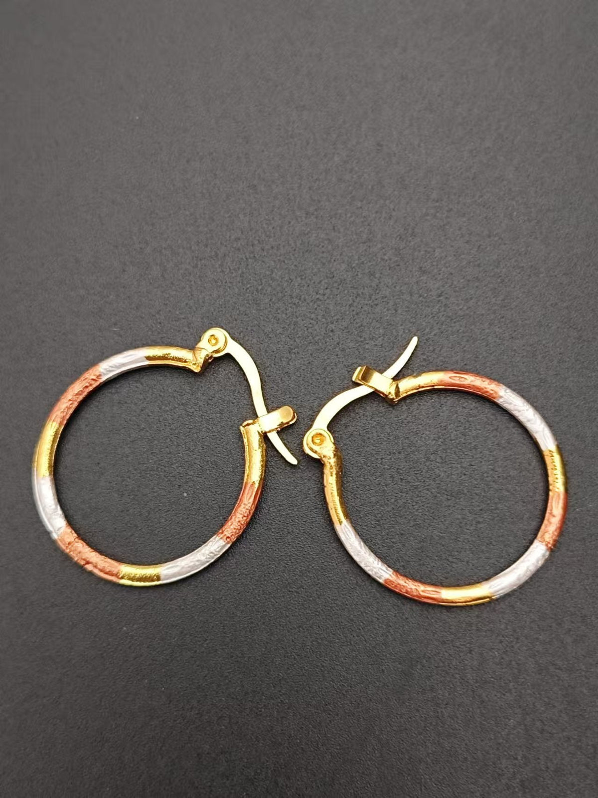 Classic Earring with Timeless Appeal