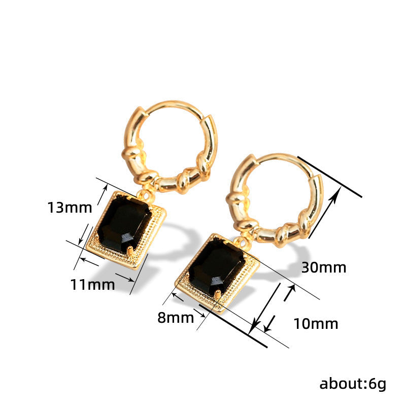 Charming Earring for Any Occasion