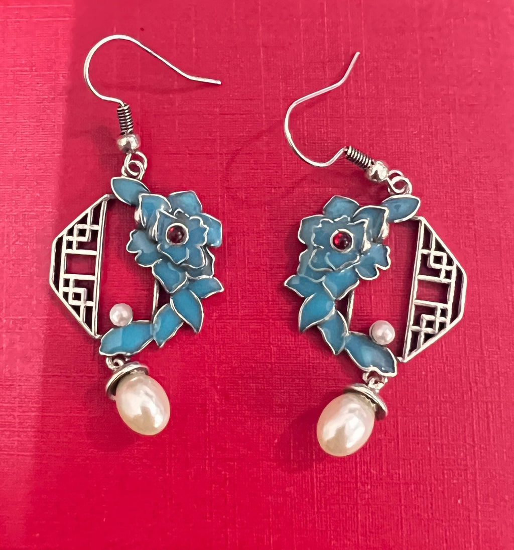 Elegant Silver Earring for Every Occasion