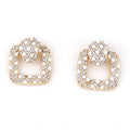 Classic Pearl Earring with Timeless Appeal