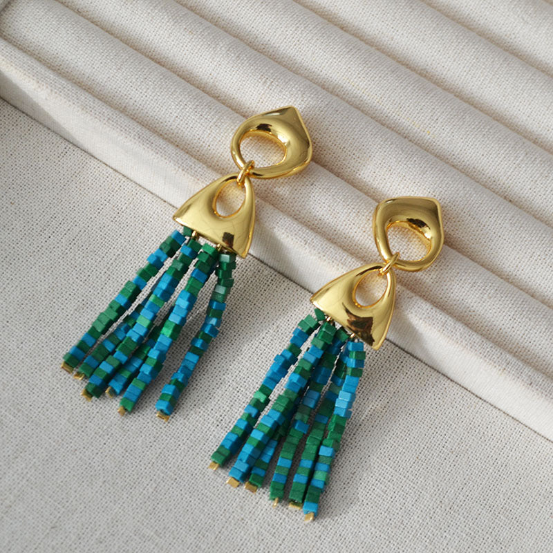 Charming Silver Earring for Any Occasion