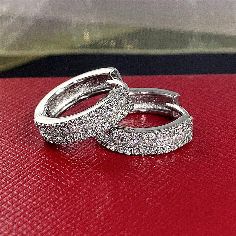Charming Earring for Any Occasion