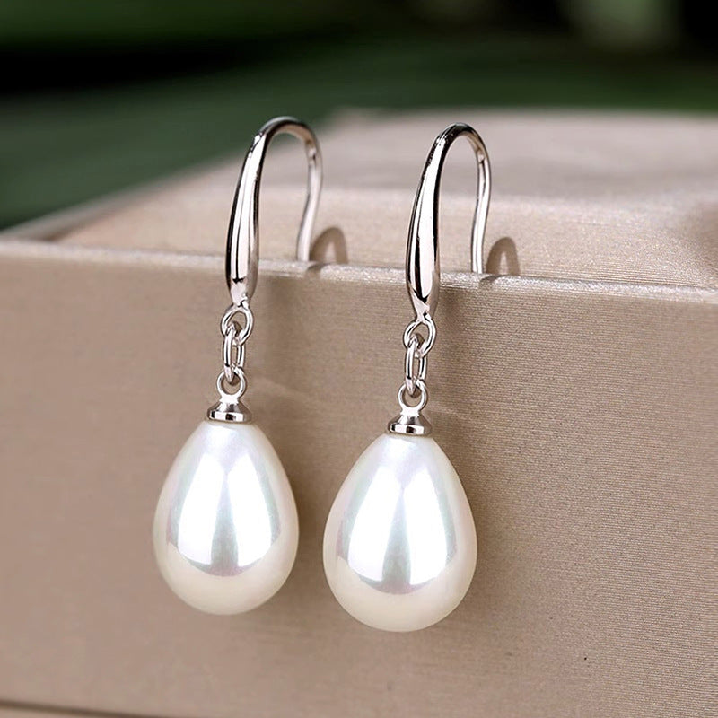 Classic Pearl Earring with Timeless Appeal