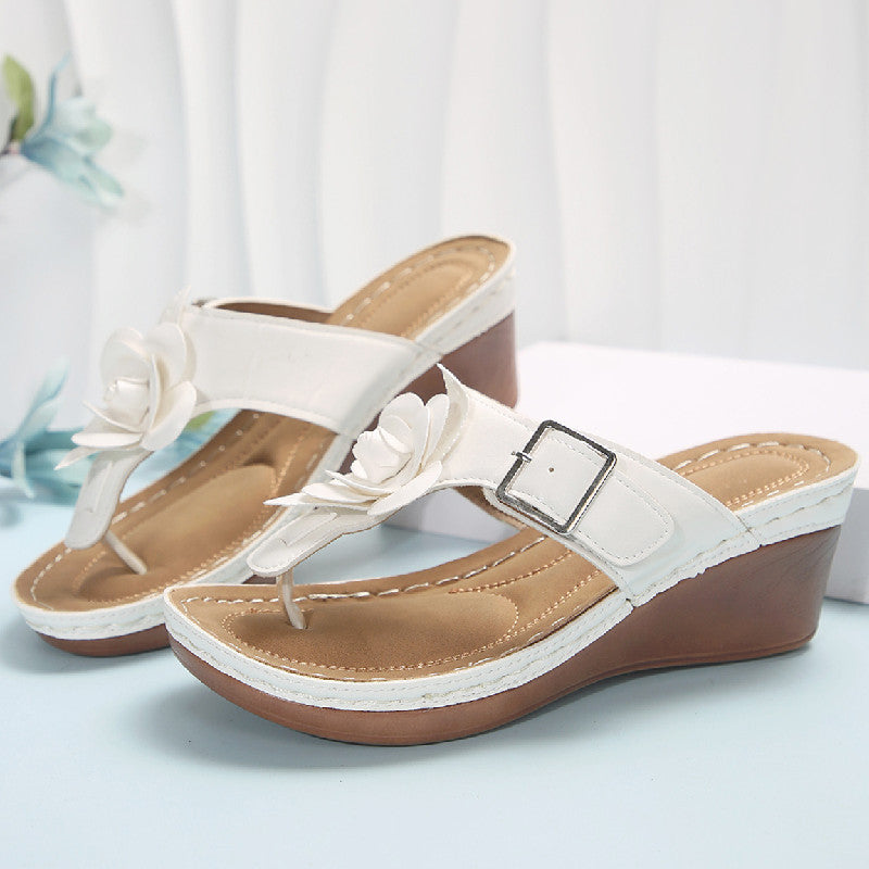 Graceful Orthopedic Sandals for Modern Look