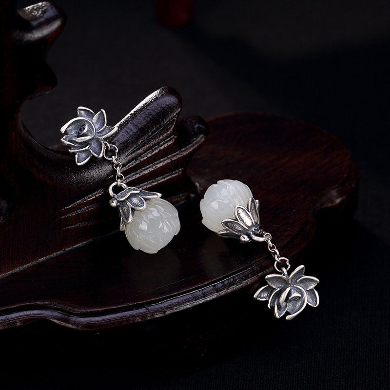 Charming Silver Earring for Any Occasion