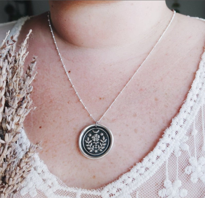 Stunning Necklace for Daily Wear