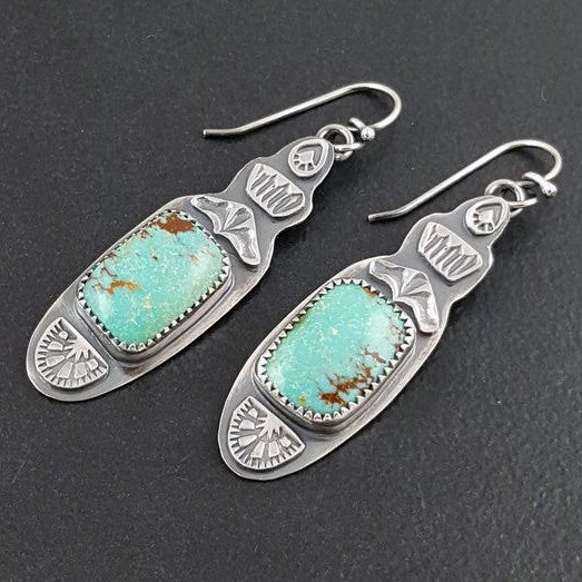 Charming Silver Earring for Any Occasion