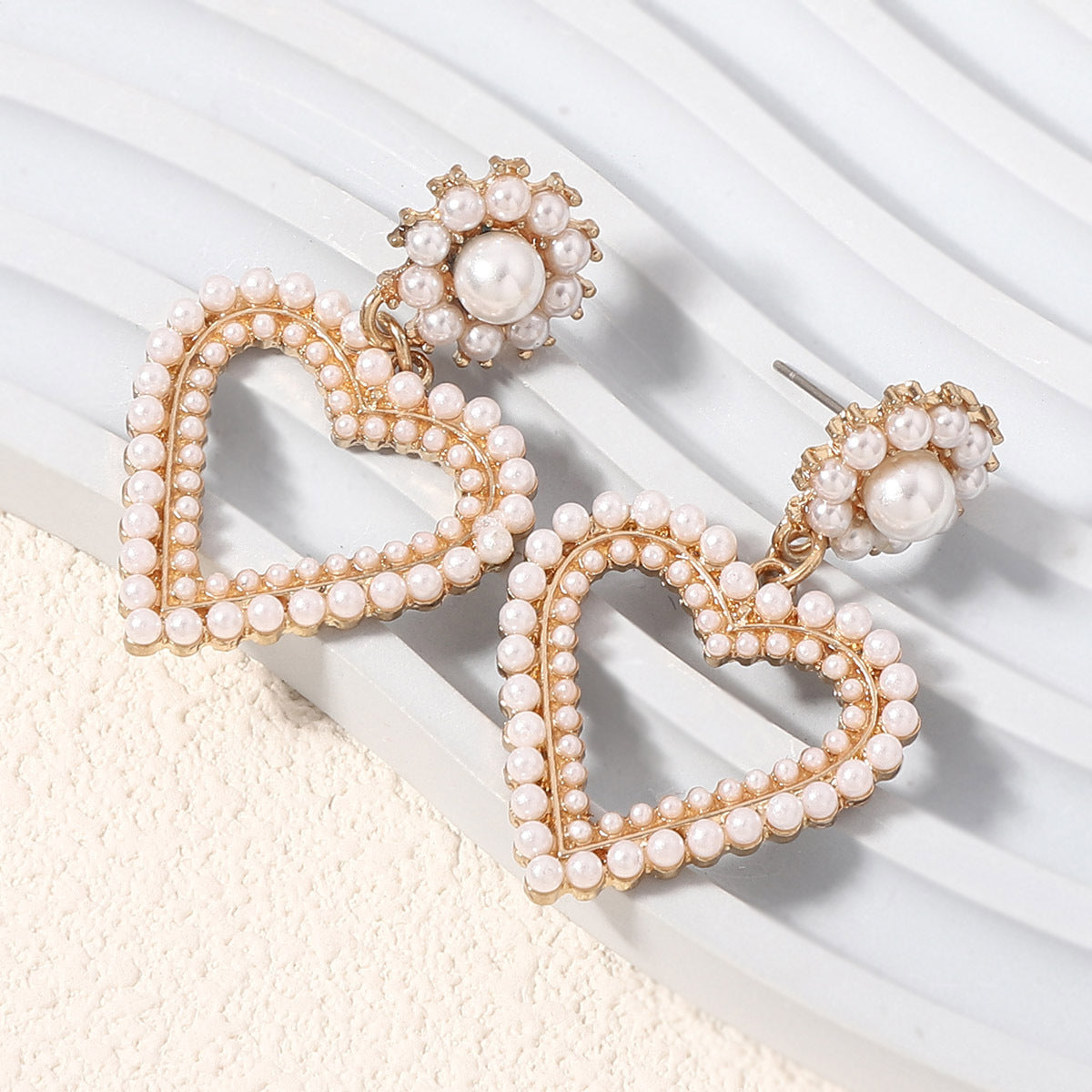 Charming Pearl Earring for Any Occasion