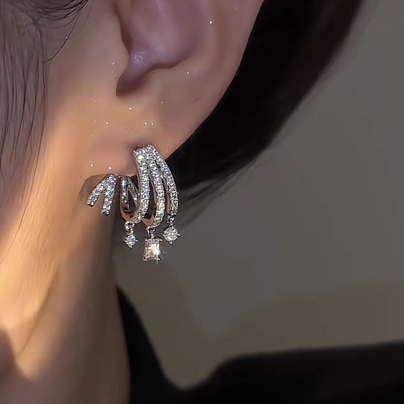 Charming Earring for Any Occasion