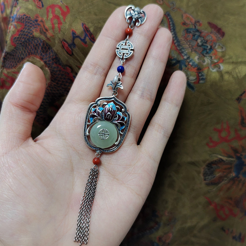 Beautiful Silver Pendant with Unique Style