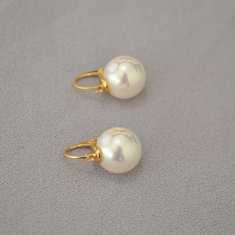 Elegant Gold Earring for Every Occasion