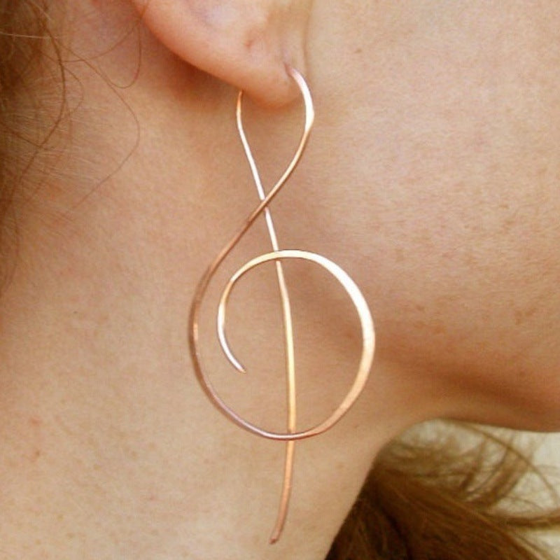 Classic Gold Earring with Timeless Appeal