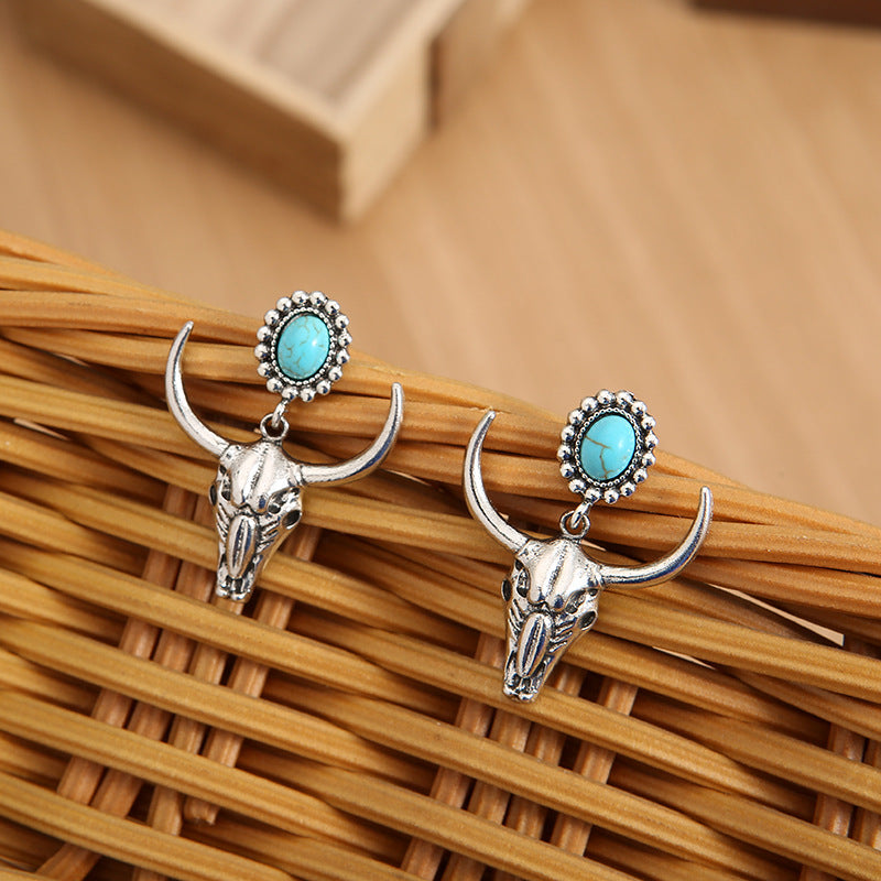 Romantic Silver Earring for Special Moments