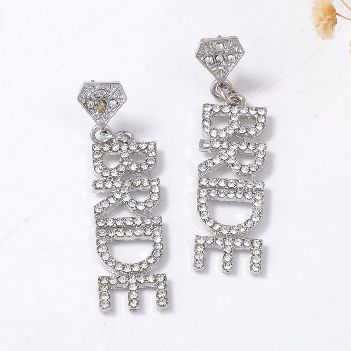 Charming Earring for Any Occasion