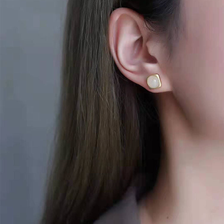 Classic Silver Piece with Timeless Appeal