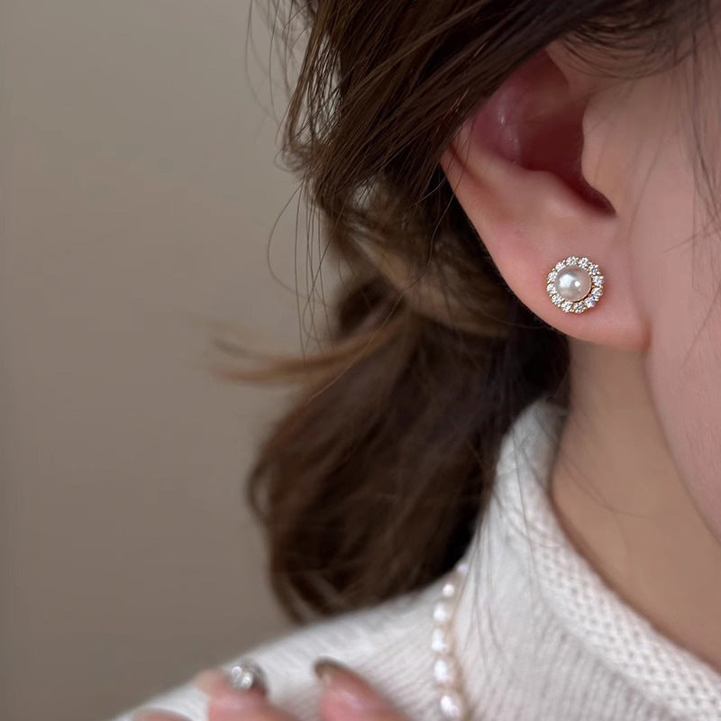 Stunning Pearl Earring for Daily Wear