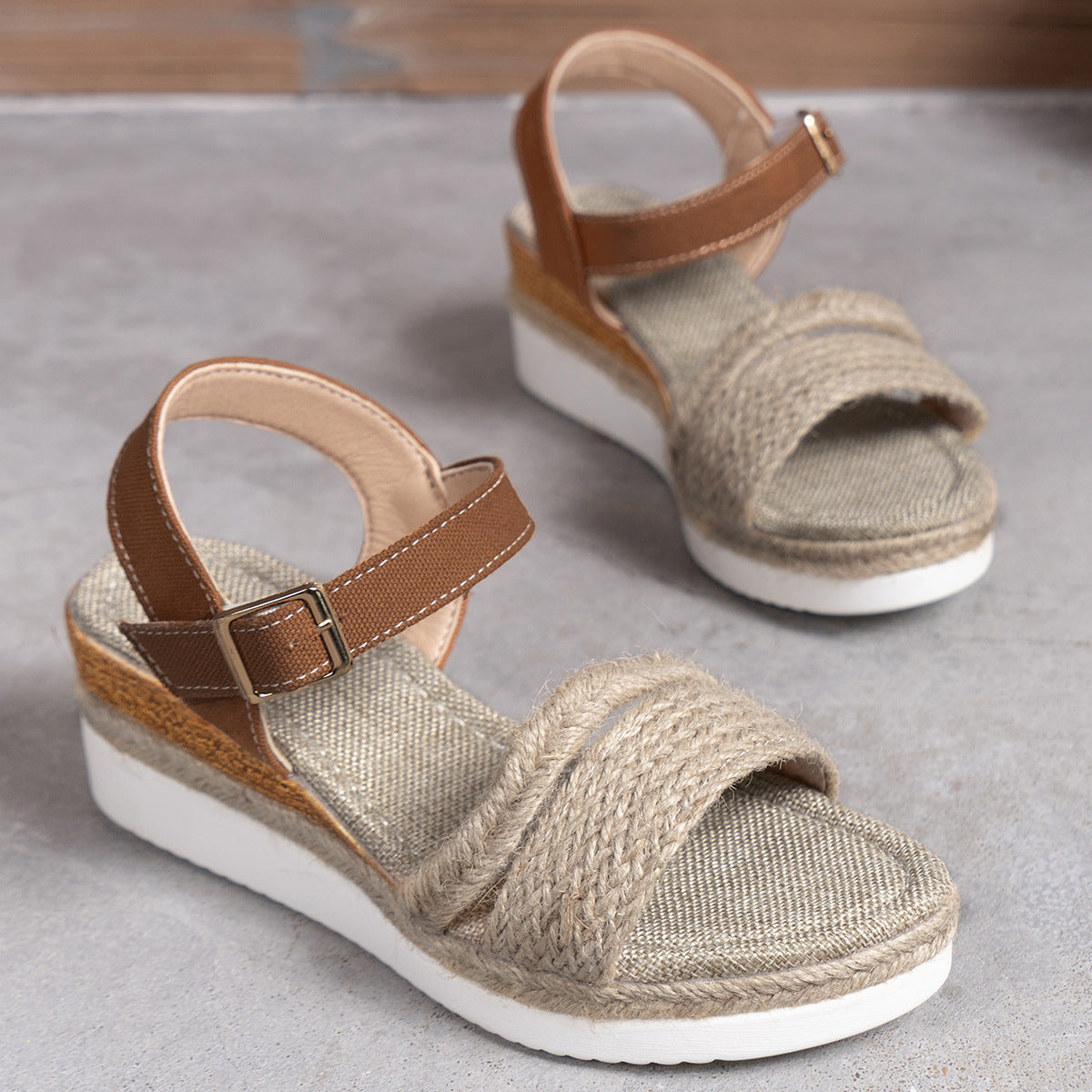 Chic Orthopedic Sandals with Unique Design