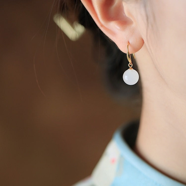 Romantic Silver Earring for Special Moments