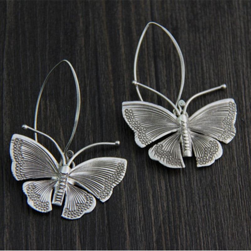 Classic Silver Earring with Timeless Appeal