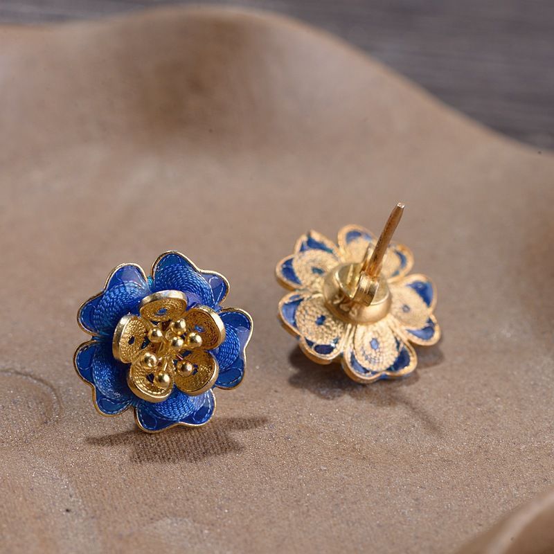 Elegant Silver Earring for Every Occasion