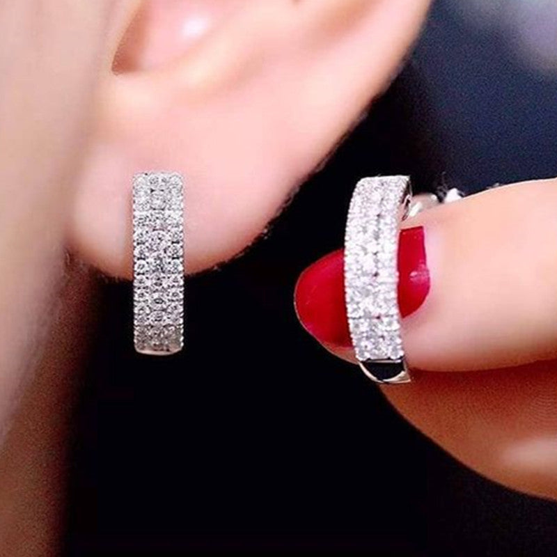 Charming Earring for Any Occasion