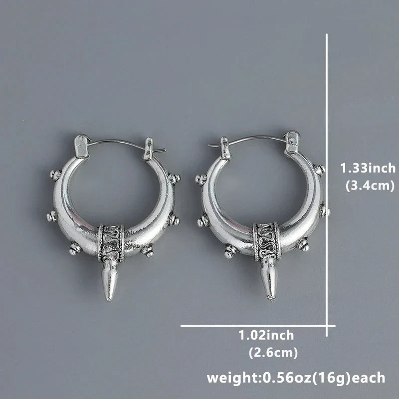 Charming Silver Earring for Any Occasion