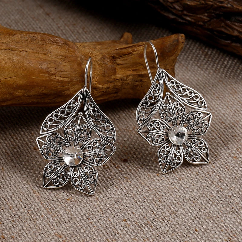 Romantic Silver Earring for Special Moments