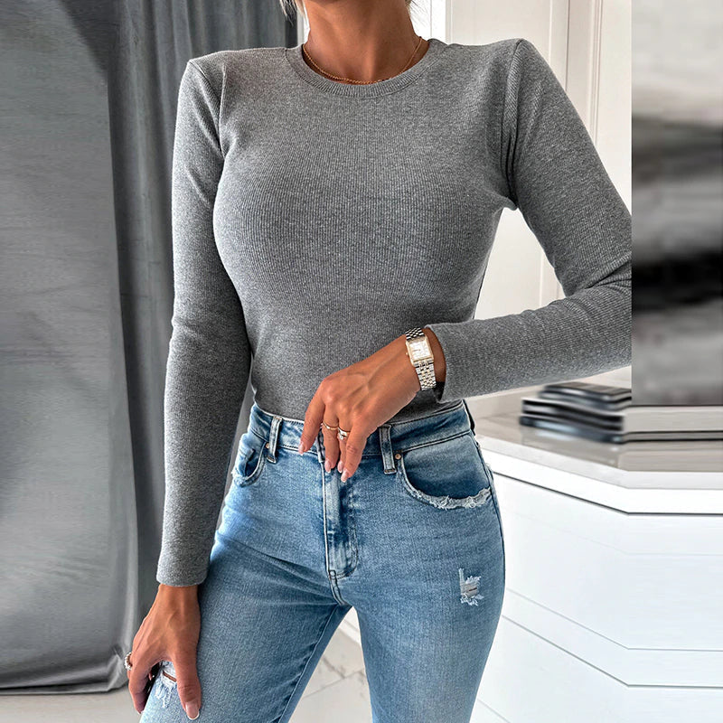 JO | Sexy sweater with long sleeves