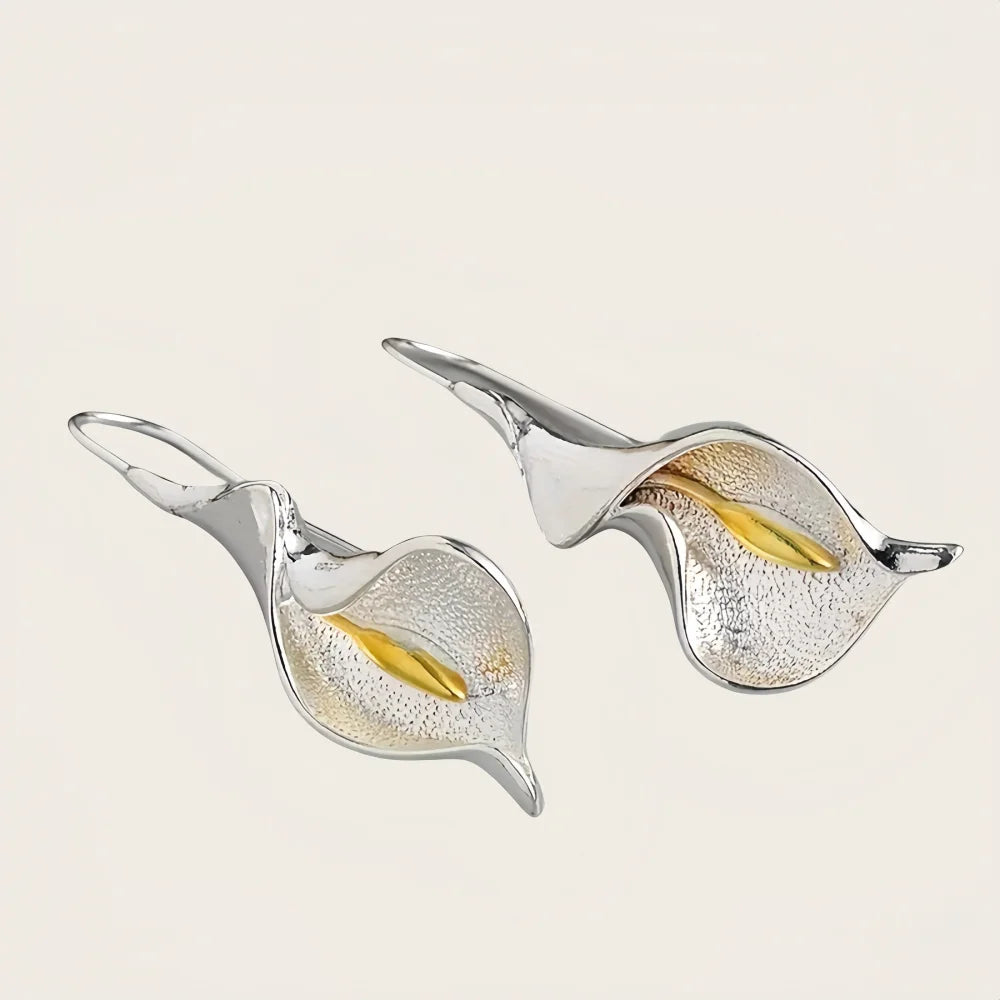 Beautiful Gold Earring with Unique Style