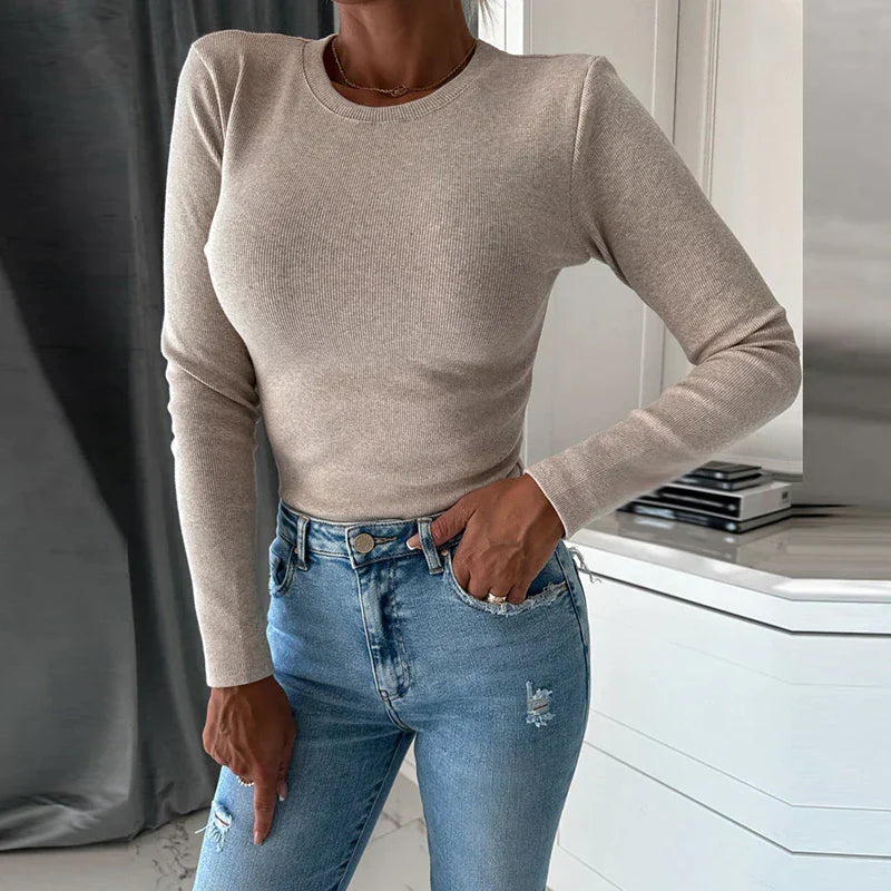 JO | Sexy sweater with long sleeves
