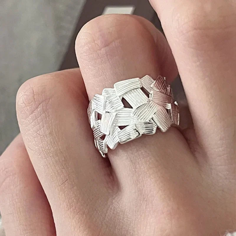 Charming Silver Ring for Any Occasion