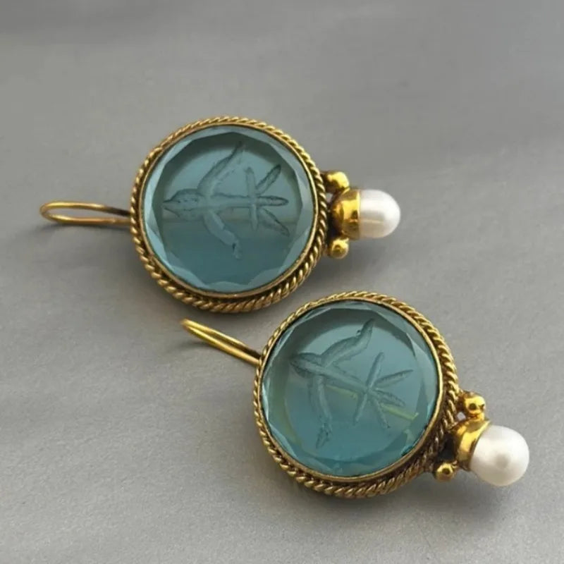 Beautiful Gold Earring with Unique Style