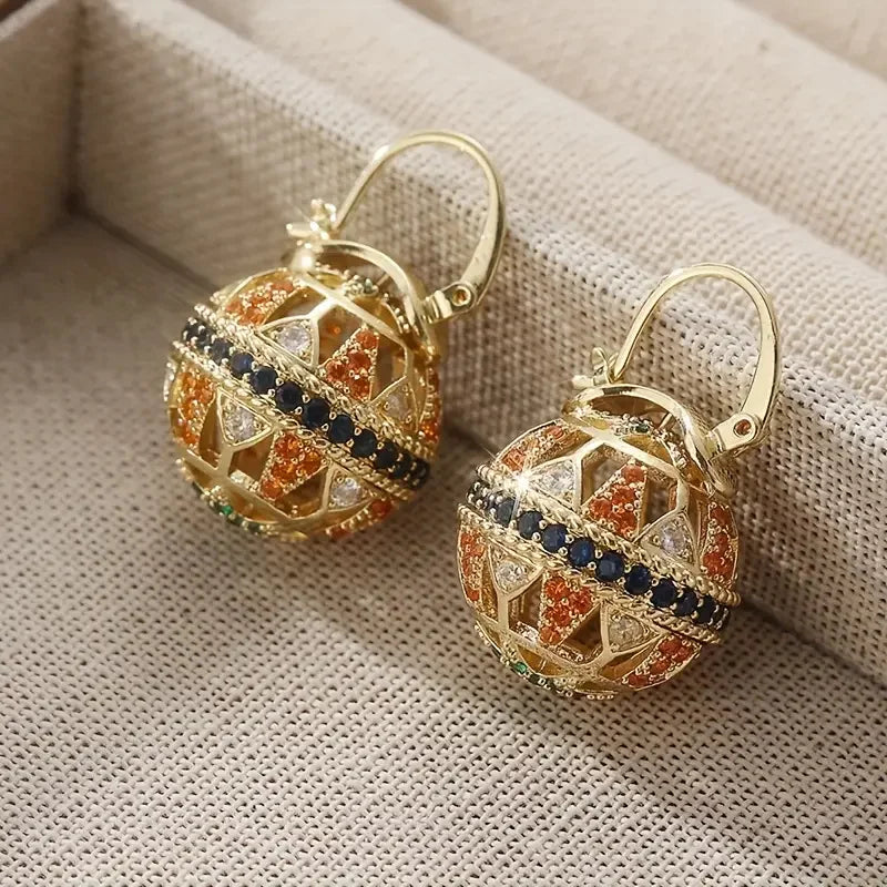 Charming Gold Earring for Any Occasion