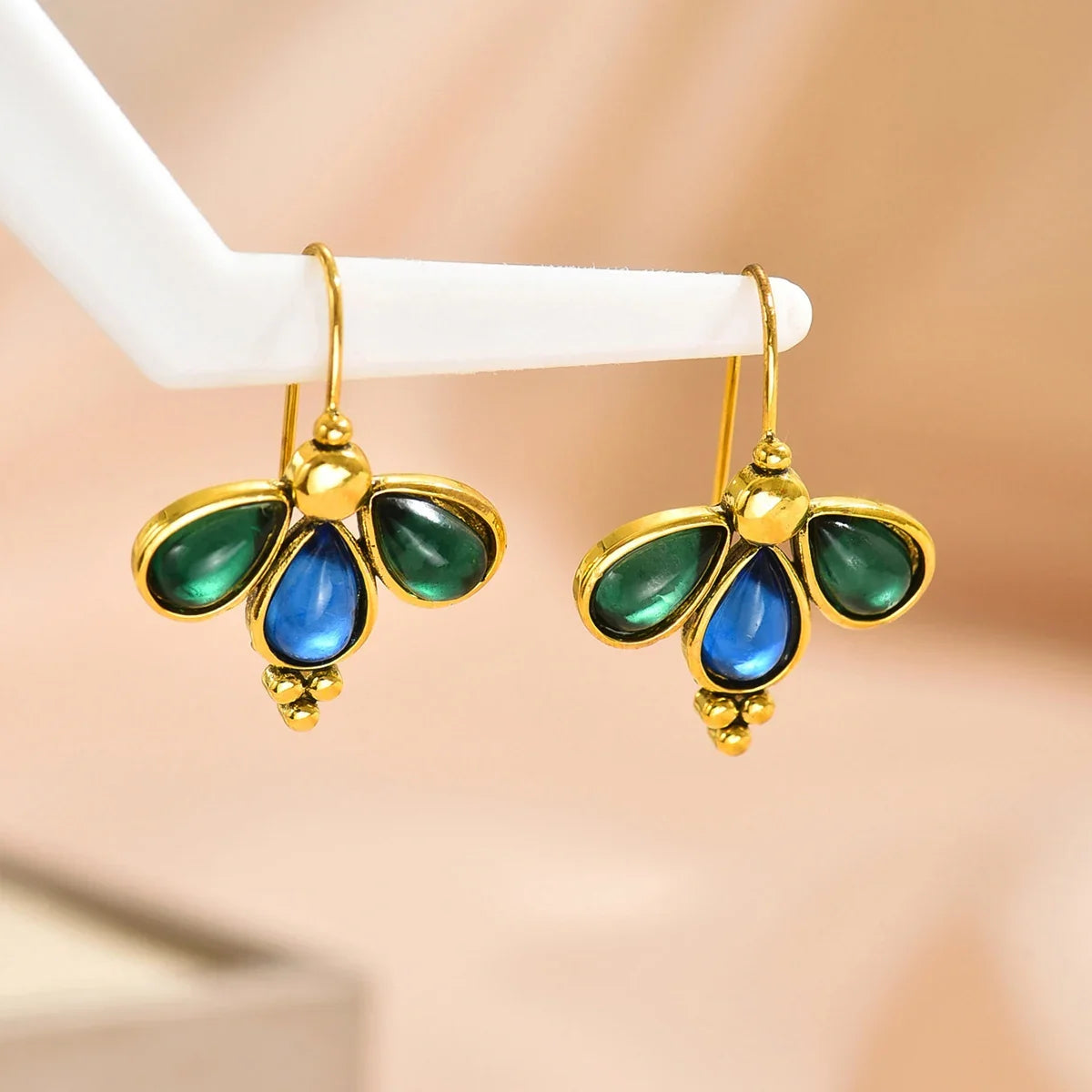 Charming Silver Earring for Any Occasion