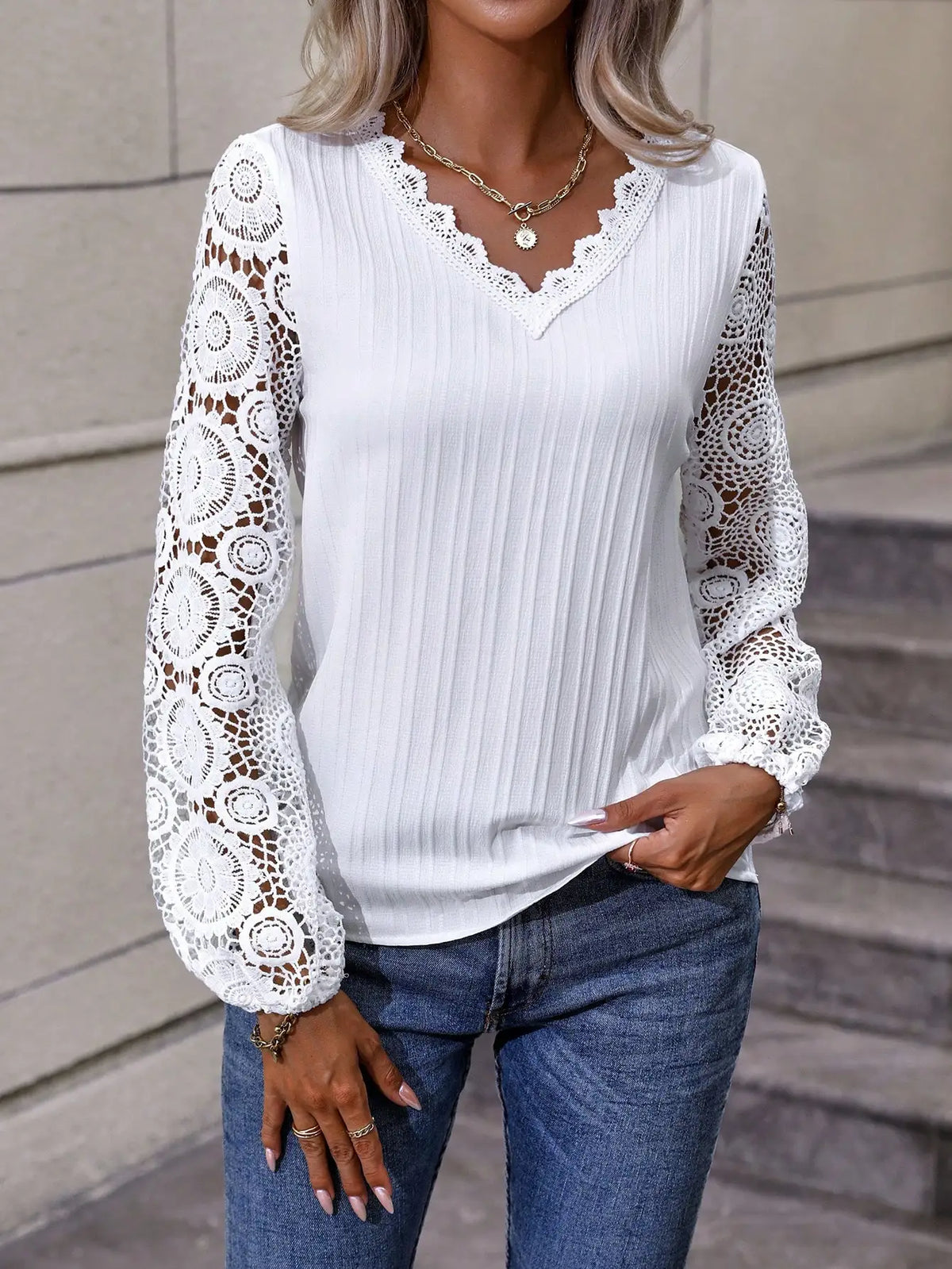 JO | Lantern sleeve hollow-out top