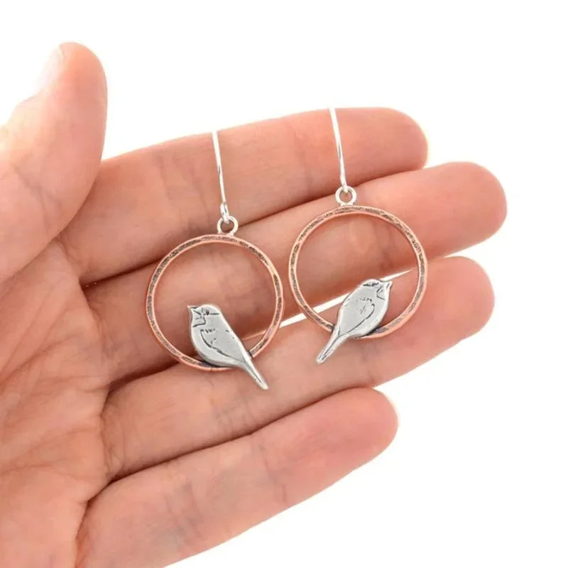 Classic Gold Earring with Timeless Appeal