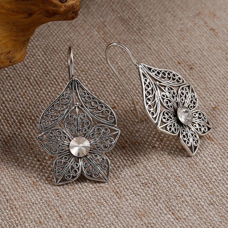 Romantic Silver Earring for Special Moments