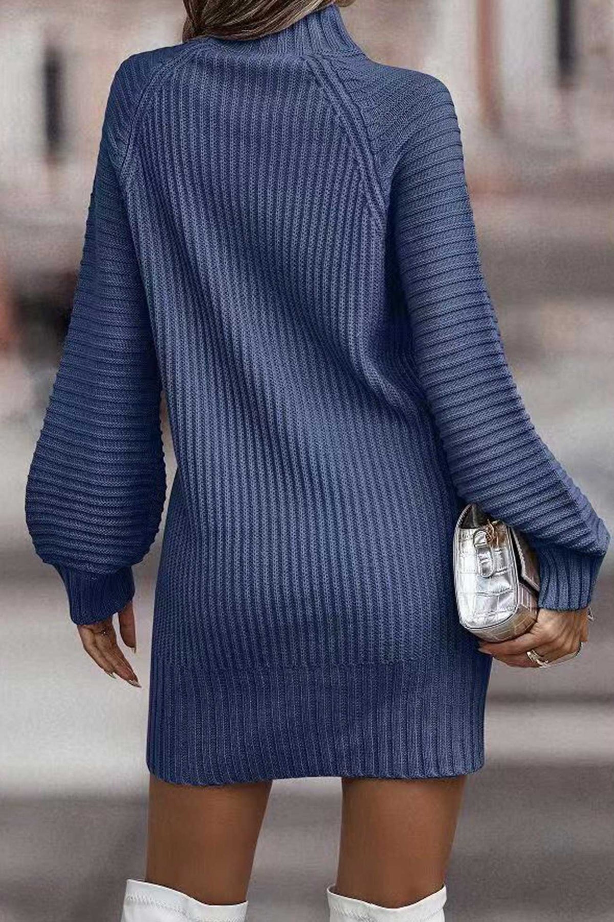 JO | Modern and versatile sweater