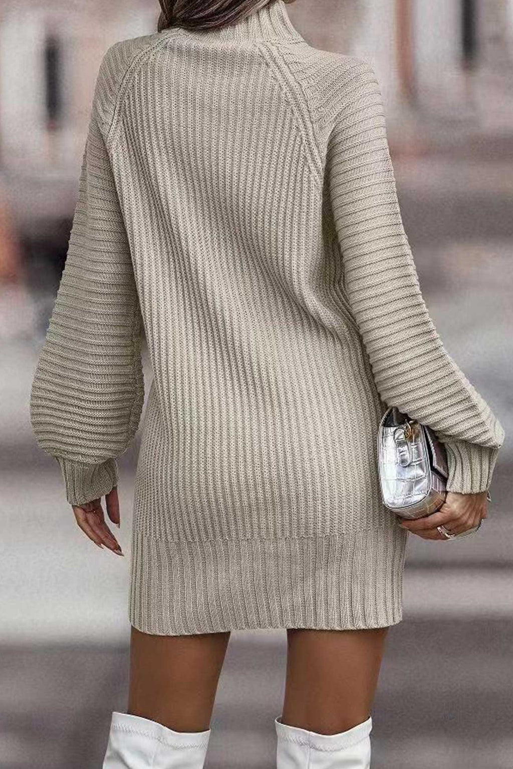 JO | Modern and versatile sweater