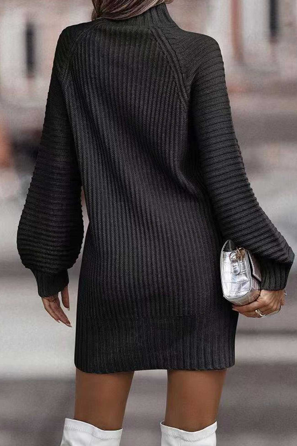 JO | Modern and versatile sweater