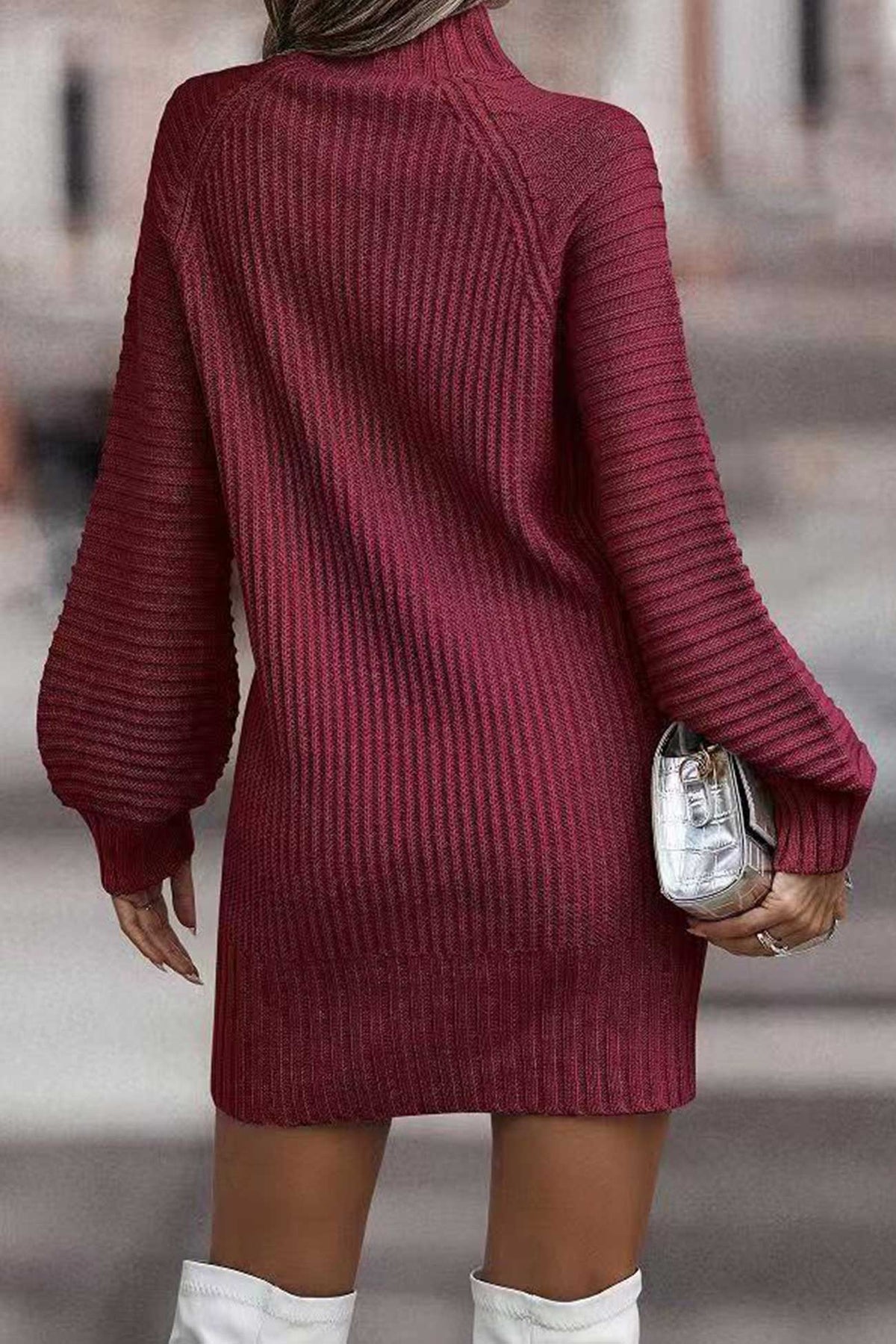 JO | Modern and versatile sweater