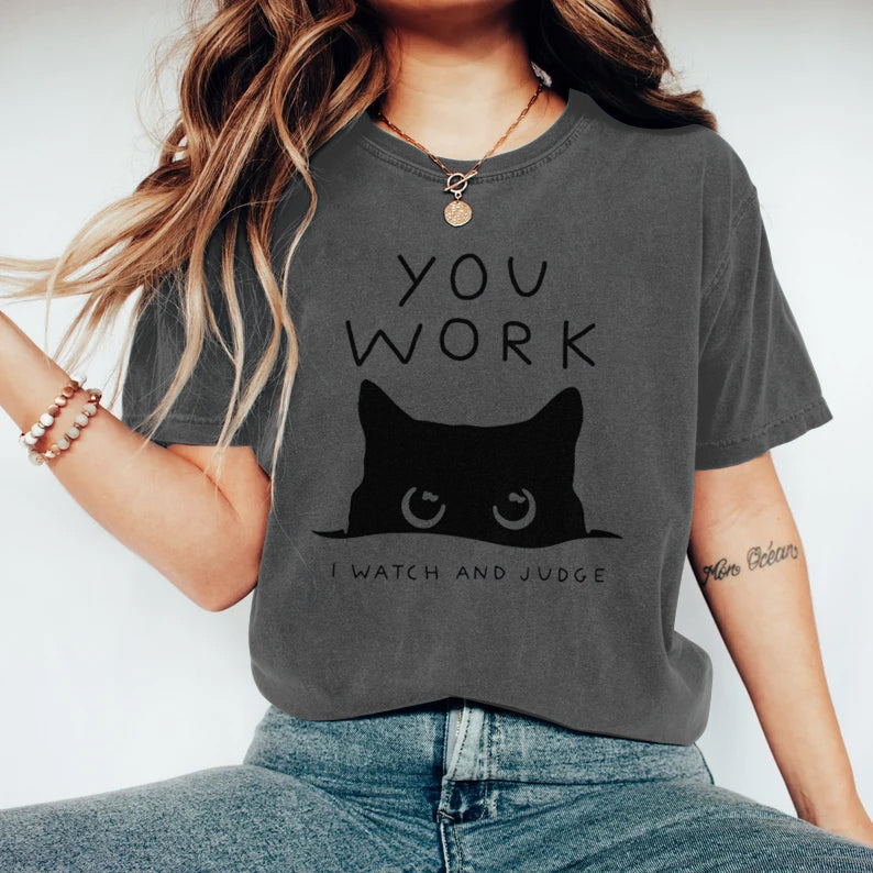 Abstract Creative A Cat That Spies Art Print  T-shirt elevenforest