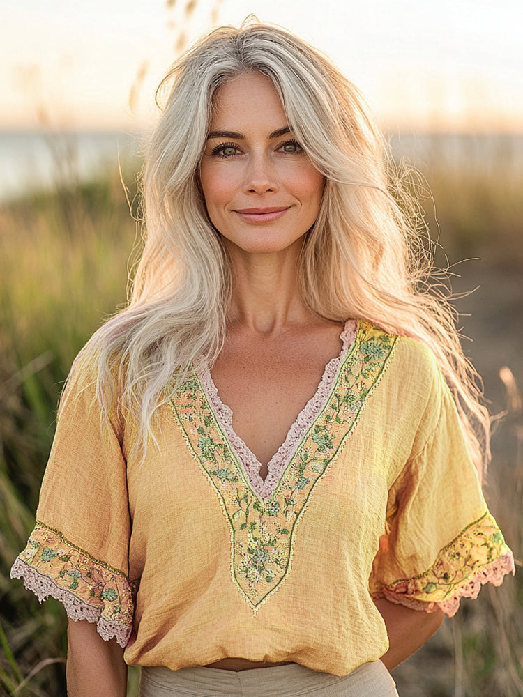 Women's Bohemian Retro Flowers Linen Blend  T-shirt artswardrobe