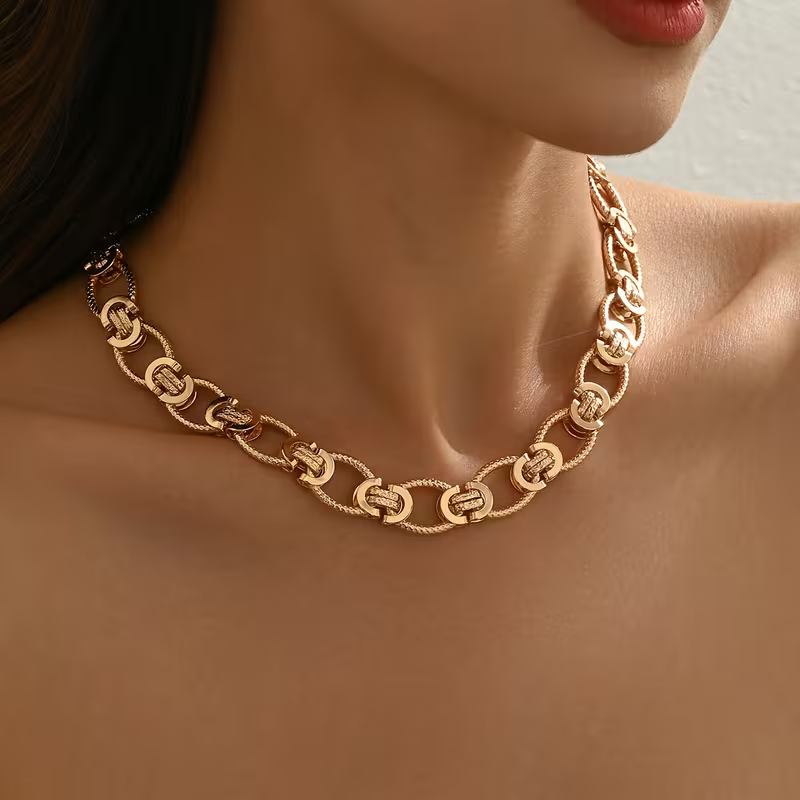 Classic Gold Necklace with Timeless Appeal