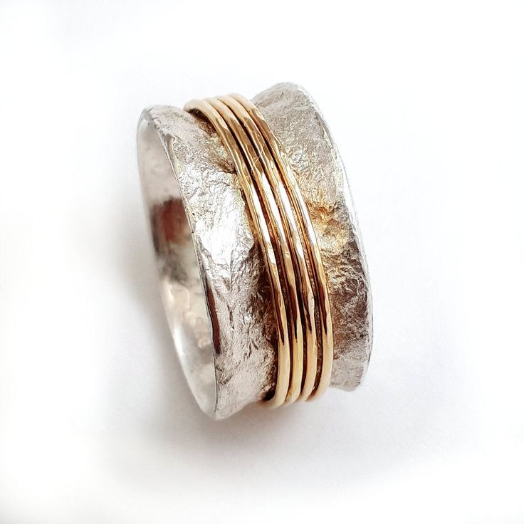 Charming Gold Ring for Any Occasion