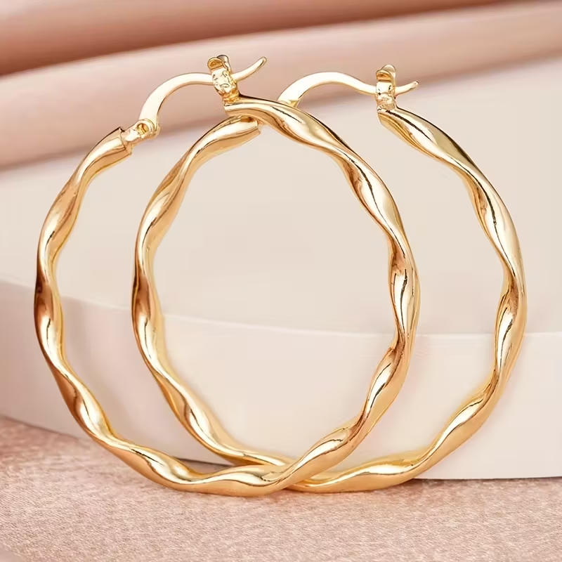Elegant Gold Earring for Every Occasion