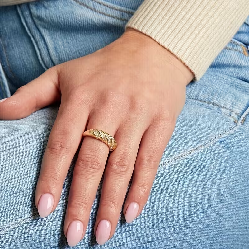 Romantic Gold Ring for Special Moments